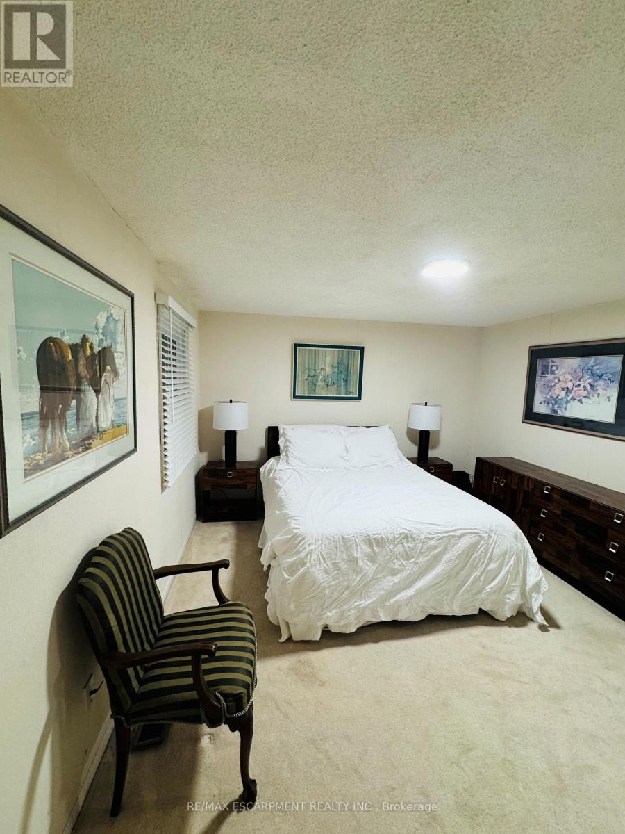 214 Ross Lane, Oakville, Ontario L6H 5K5 - Photo 20 - W12420776