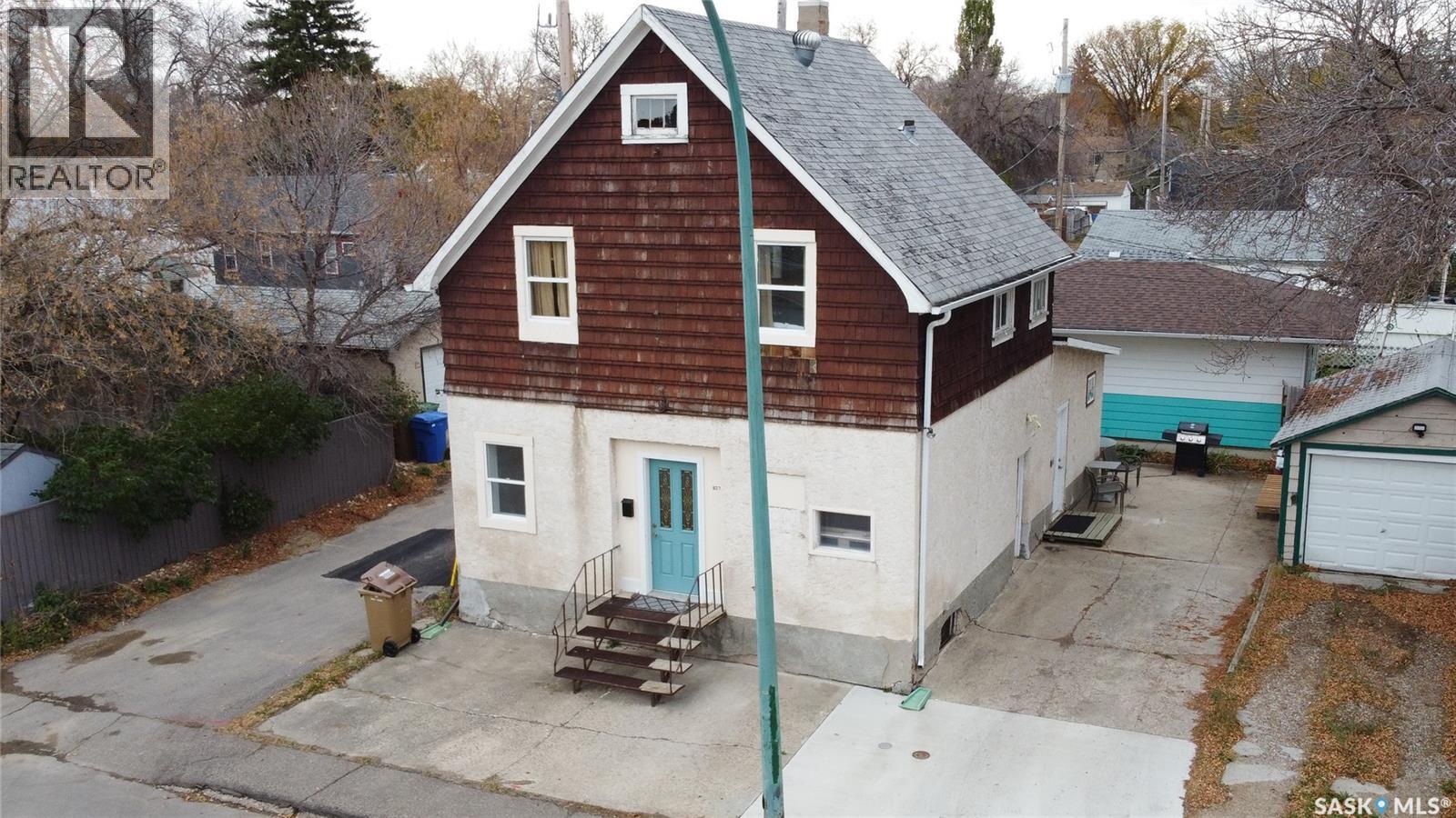 827 15th Avenue, Regina, Saskatchewan  S4N 0V2 - Photo 2 - SK021649