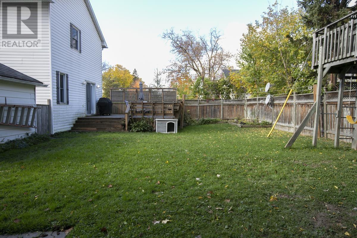 27 Borron Ave, Sault Ste. Marie, Ontario  P6B 1E7 - Photo 11 - SM253048