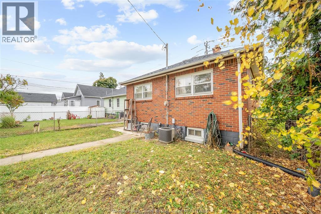 2362 Mercer, Windsor, Ontario  N8X 3R3 - Photo 38 - 25026752