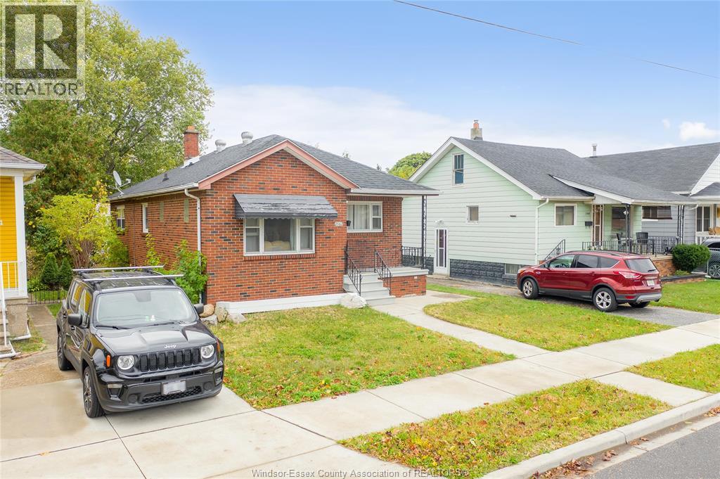 2362 Mercer, Windsor, Ontario  N8X 3R3 - Photo 4 - 25026752