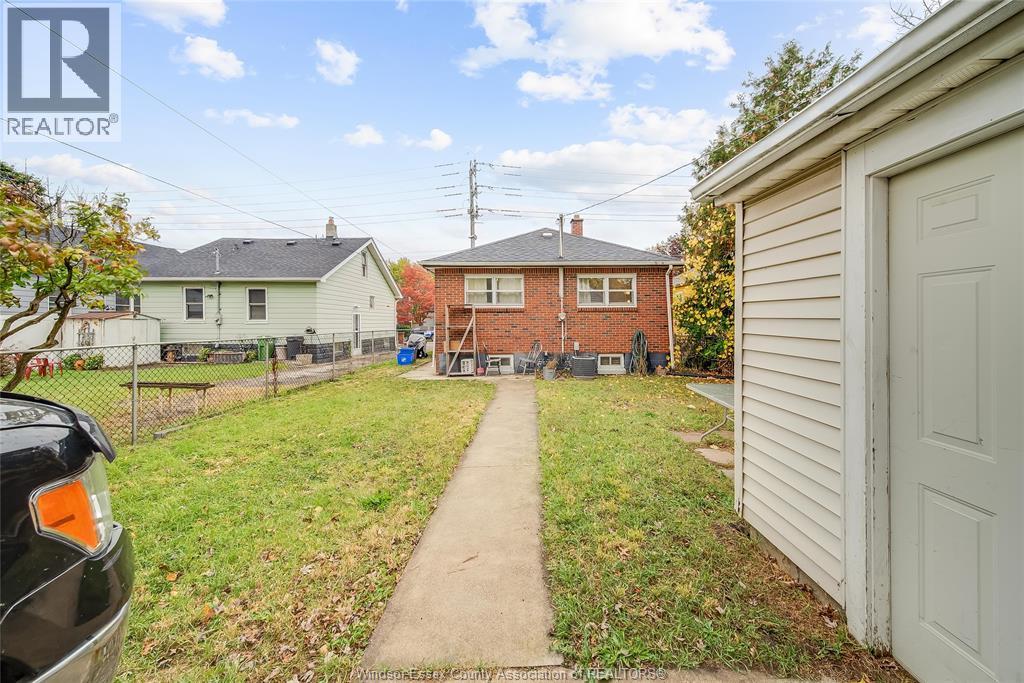 2362 Mercer, Windsor, Ontario  N8X 3R3 - Photo 40 - 25026752