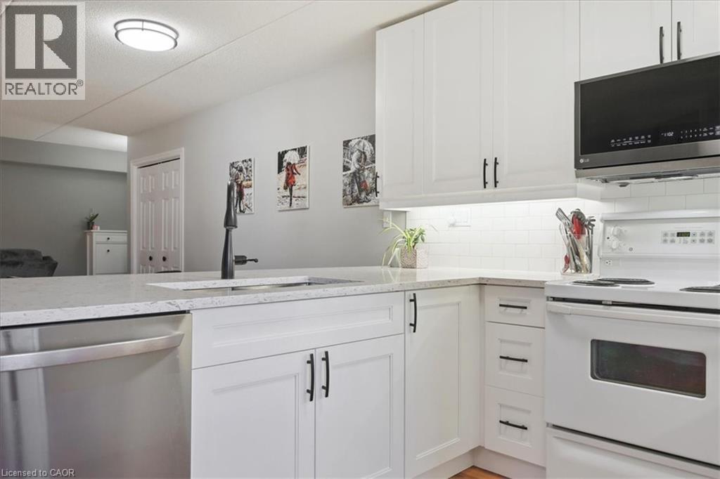1431 Walkers Line Unit# 301, Burlington, Ontario  L7M 4P3 - Photo 12 - 40781739