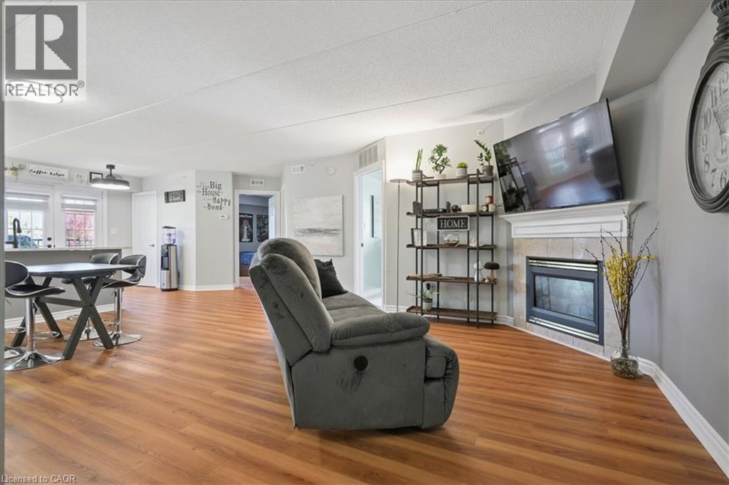 1431 Walkers Line Unit# 301, Burlington, Ontario  L7M 4P3 - Photo 3 - 40781739