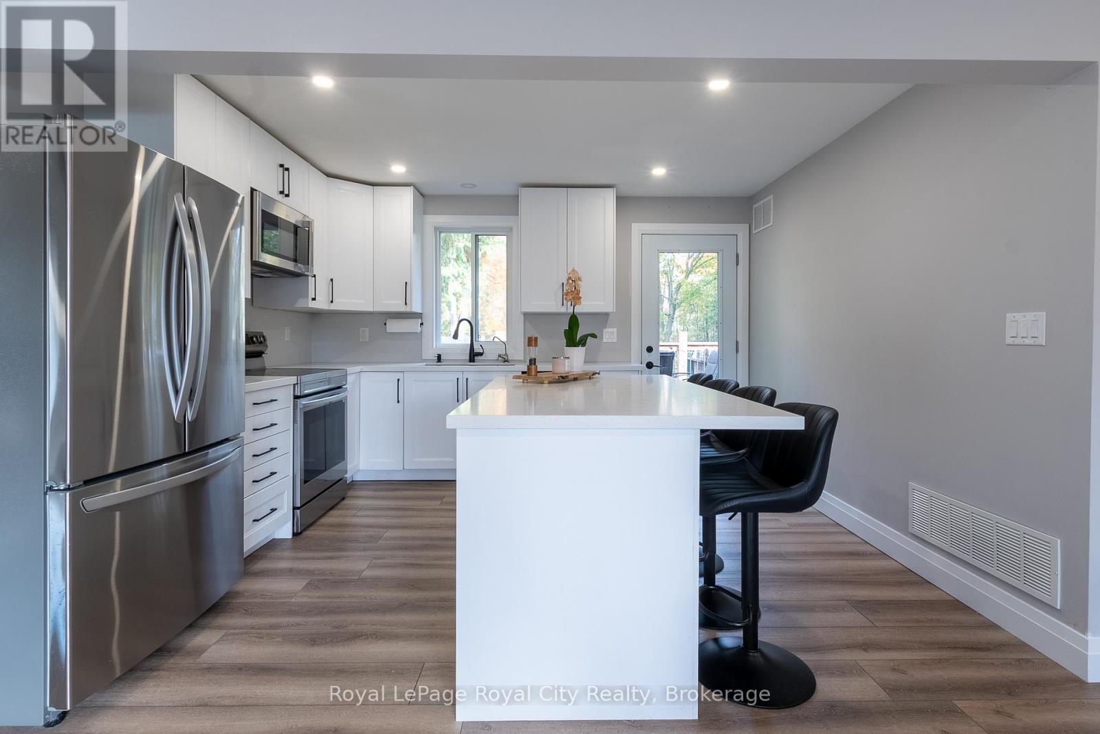 3697 George Johnston Road, Springwater, Ontario  L4M 4S4 - Photo 9 - S12480031