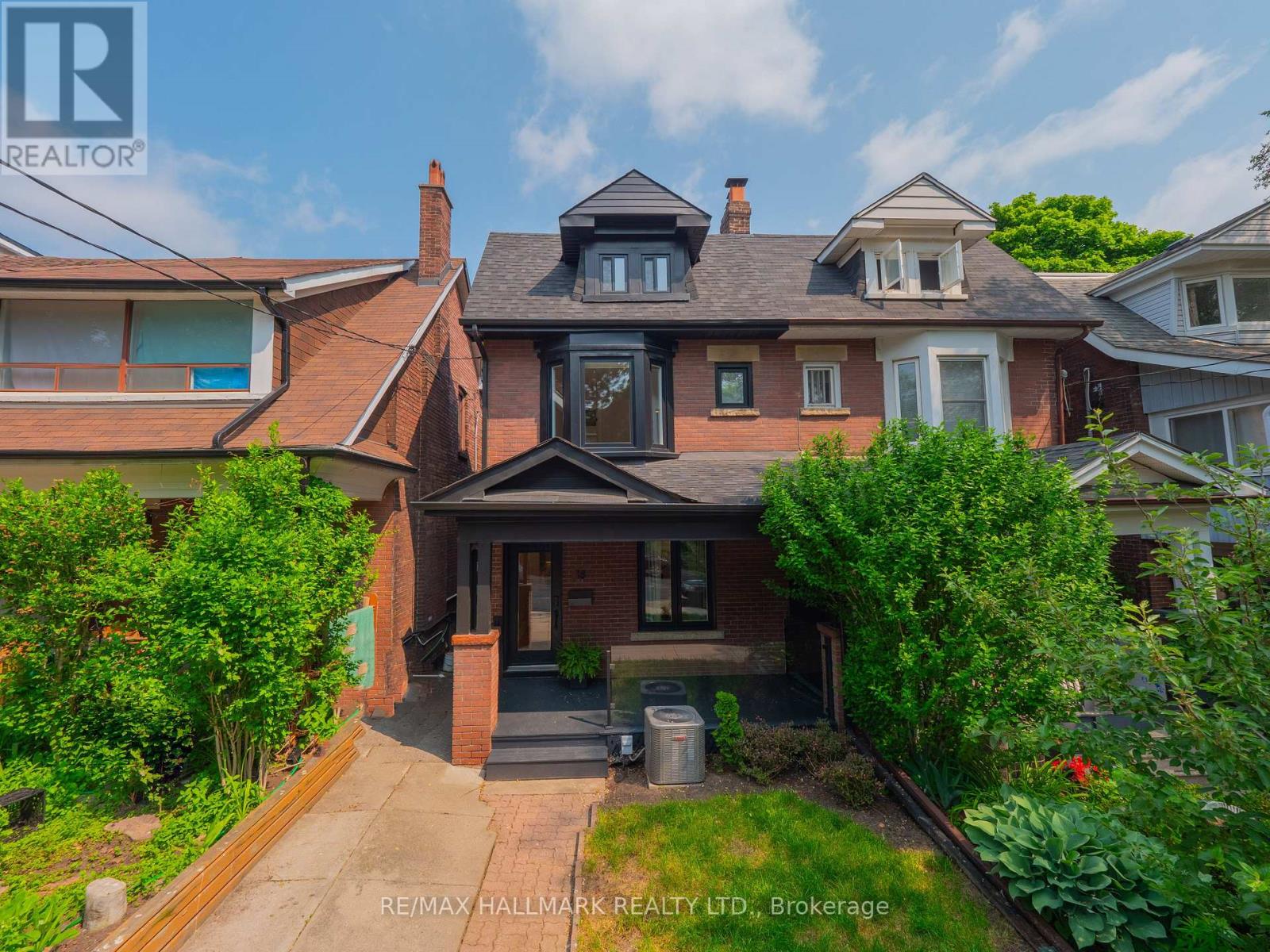 18 MILLBROOK CRESCENT, toronto (north riverdale), Ontario