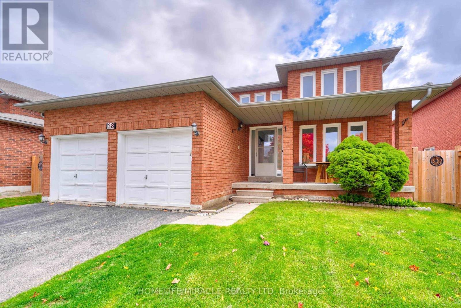 38 FALSTAFF CRESCENT, Whitby, Ontario