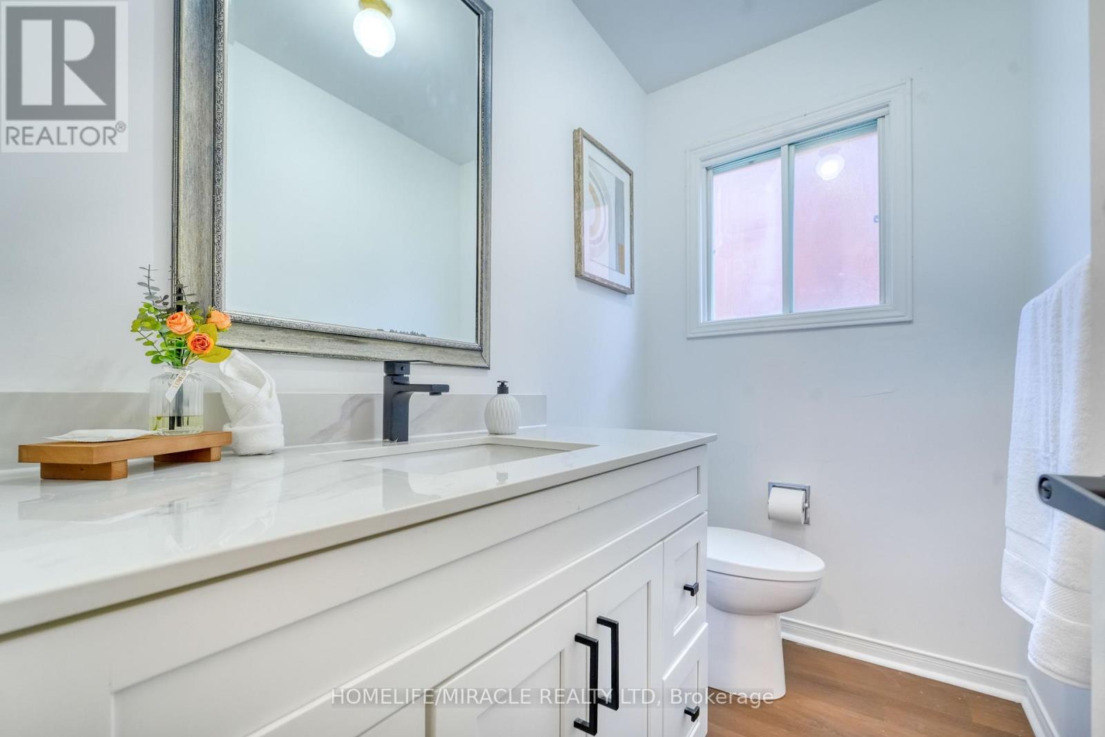 38 Falstaff Crescent, Whitby, Ontario  L1R 1W3 - Photo 27 - E12480013