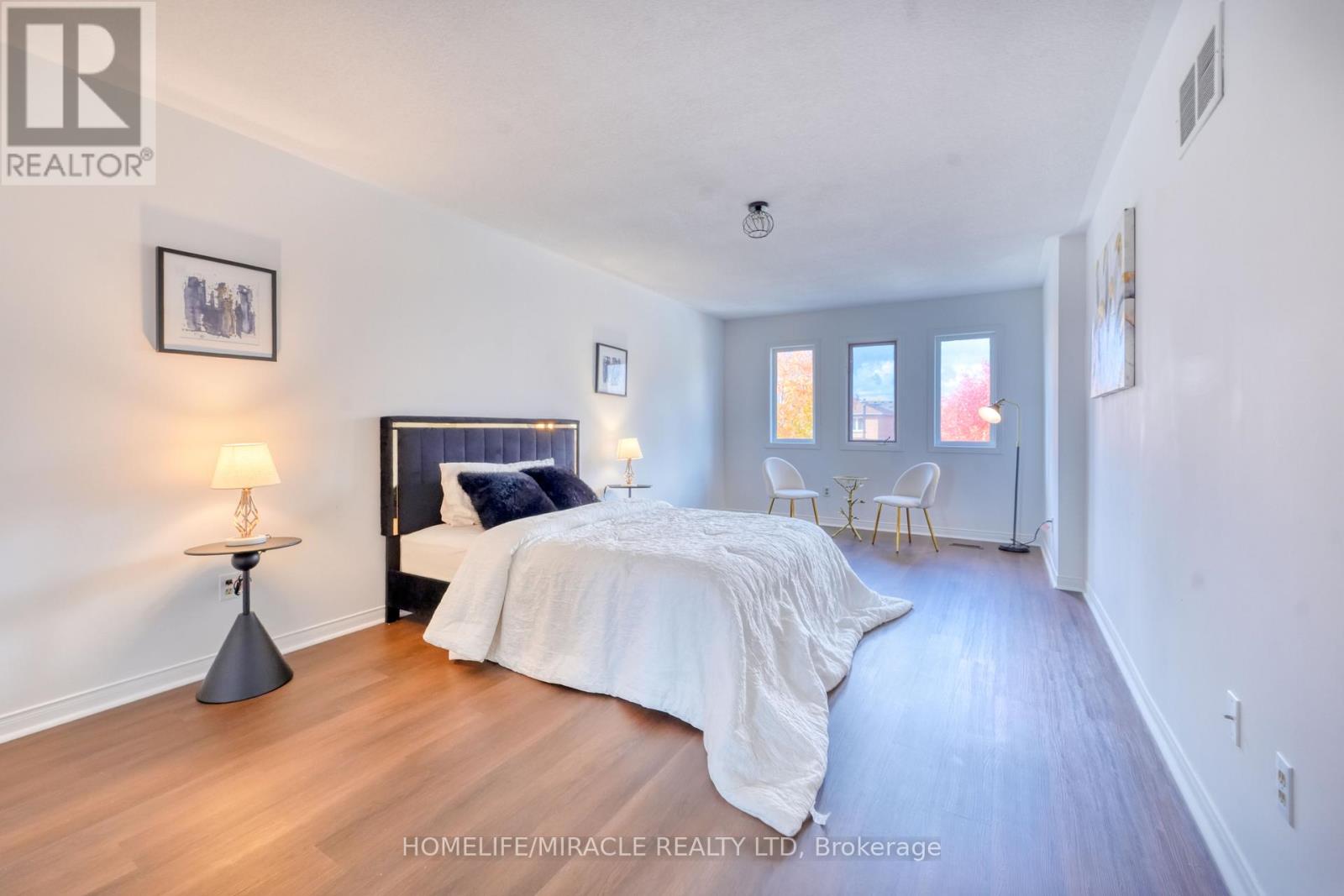 38 Falstaff Crescent, Whitby, Ontario  L1R 1W3 - Photo 33 - E12480013