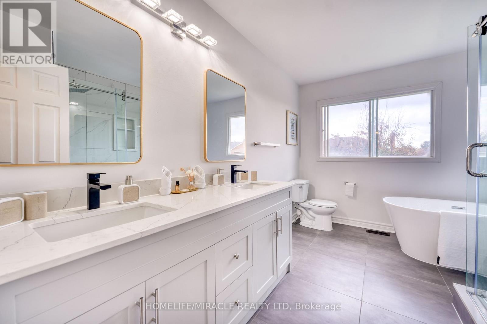 38 Falstaff Crescent, Whitby, Ontario  L1R 1W3 - Photo 36 - E12480013