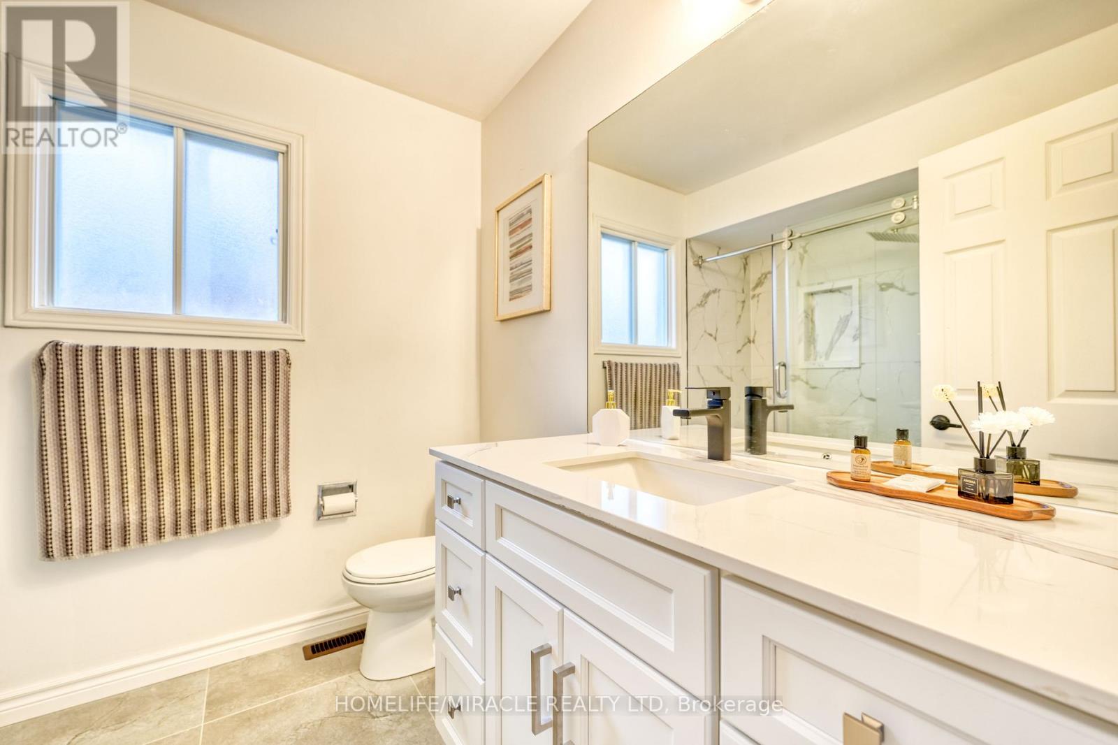 38 Falstaff Crescent, Whitby, Ontario  L1R 1W3 - Photo 44 - E12480013