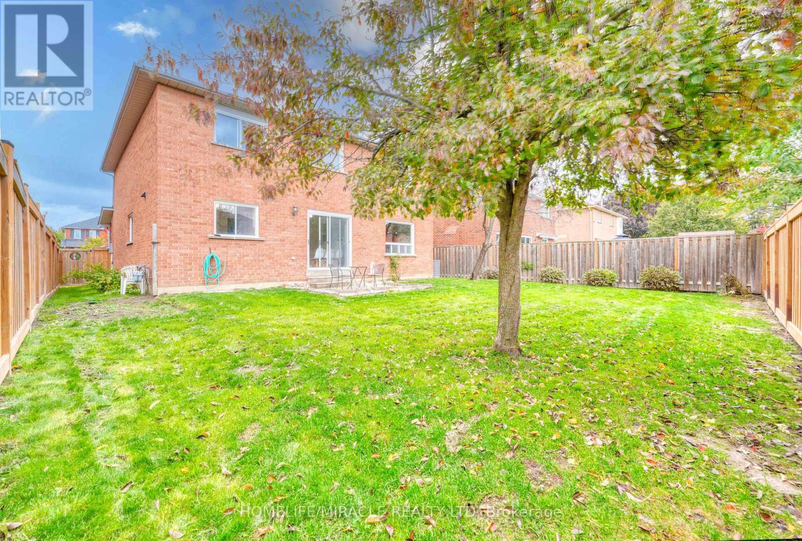 38 Falstaff Crescent, Whitby, Ontario  L1R 1W3 - Photo 48 - E12480013
