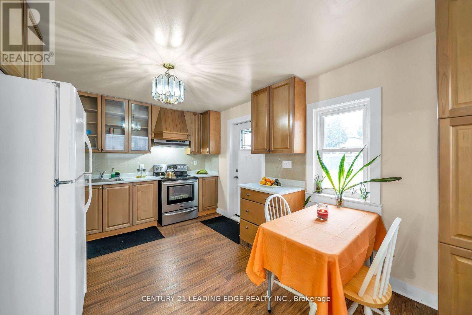 81 Lillington Avenue, Toronto (Birchcliffe-Cliffside), Ontario  M1N 3K6 - Photo 11 - E12480018