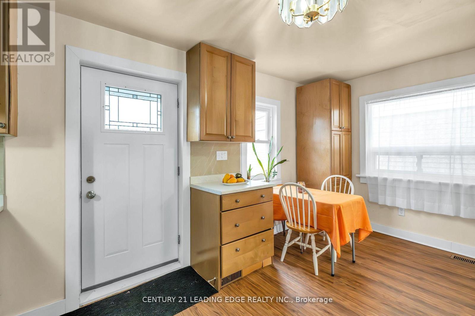 81 Lillington Avenue, Toronto (Birchcliffe-Cliffside), Ontario  M1N 3K6 - Photo 12 - E12480018