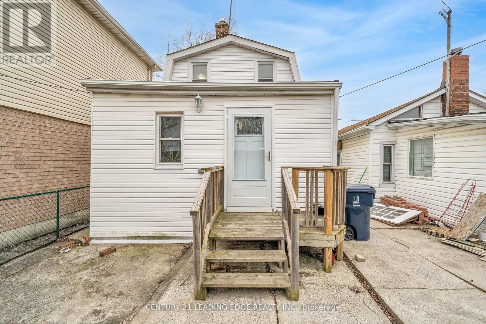 81 Lillington Avenue, Toronto (Birchcliffe-Cliffside), Ontario  M1N 3K6 - Photo 5 - E12480018