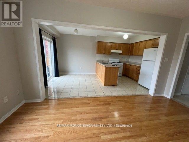 32 Puttingedge Drive, Whitby, Ontario  L1R 0H7 - Photo 6 - E12480166