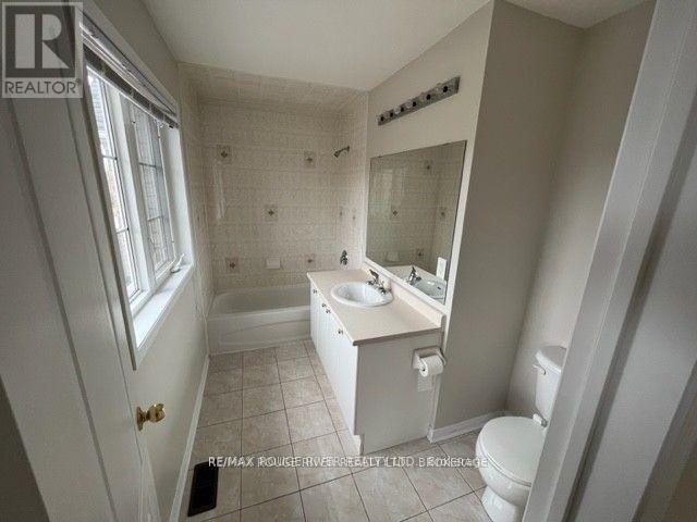 32 Puttingedge Drive, Whitby, Ontario  L1R 0H7 - Photo 8 - E12480166