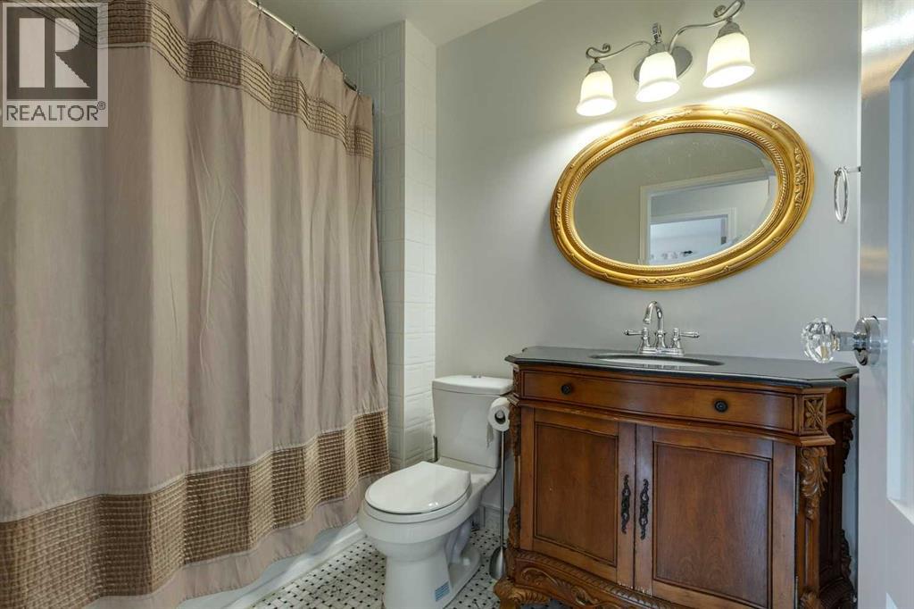 2208 Sirocco Drive Sw, Calgary, Alberta  T3H 2T9 - Photo 33 - A2261673