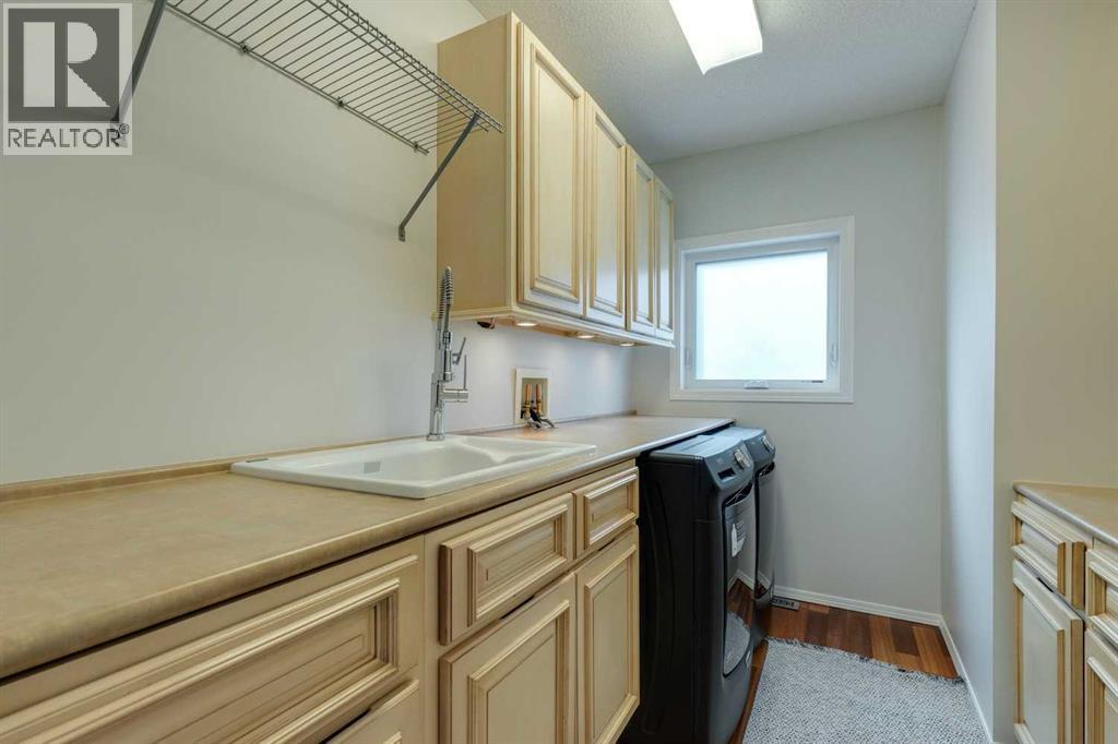 2208 Sirocco Drive Sw, Calgary, Alberta  T3H 2T9 - Photo 18 - A2261673