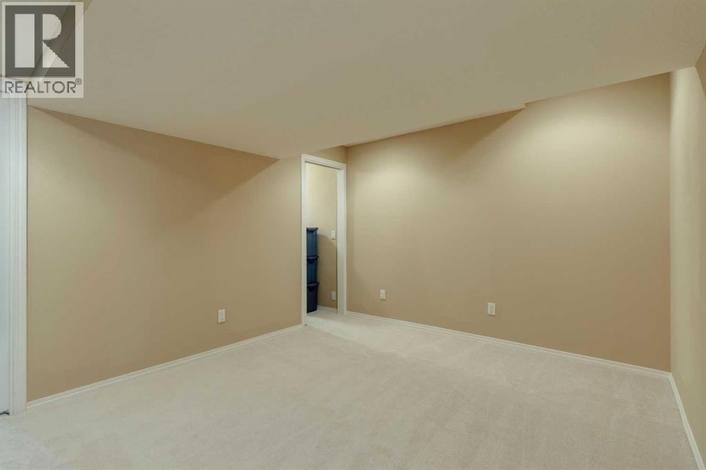 2208 Sirocco Drive Sw, Calgary, Alberta  T3H 2T9 - Photo 39 - A2261673