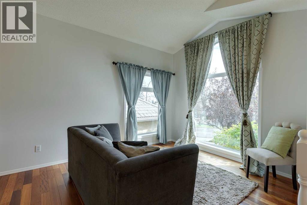 2208 Sirocco Drive Sw, Calgary, Alberta  T3H 2T9 - Photo 3 - A2261673