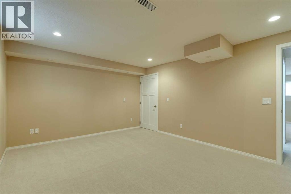 2208 Sirocco Drive Sw, Calgary, Alberta  T3H 2T9 - Photo 38 - A2261673