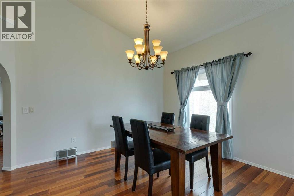 2208 Sirocco Drive Sw, Calgary, Alberta  T3H 2T9 - Photo 6 - A2261673