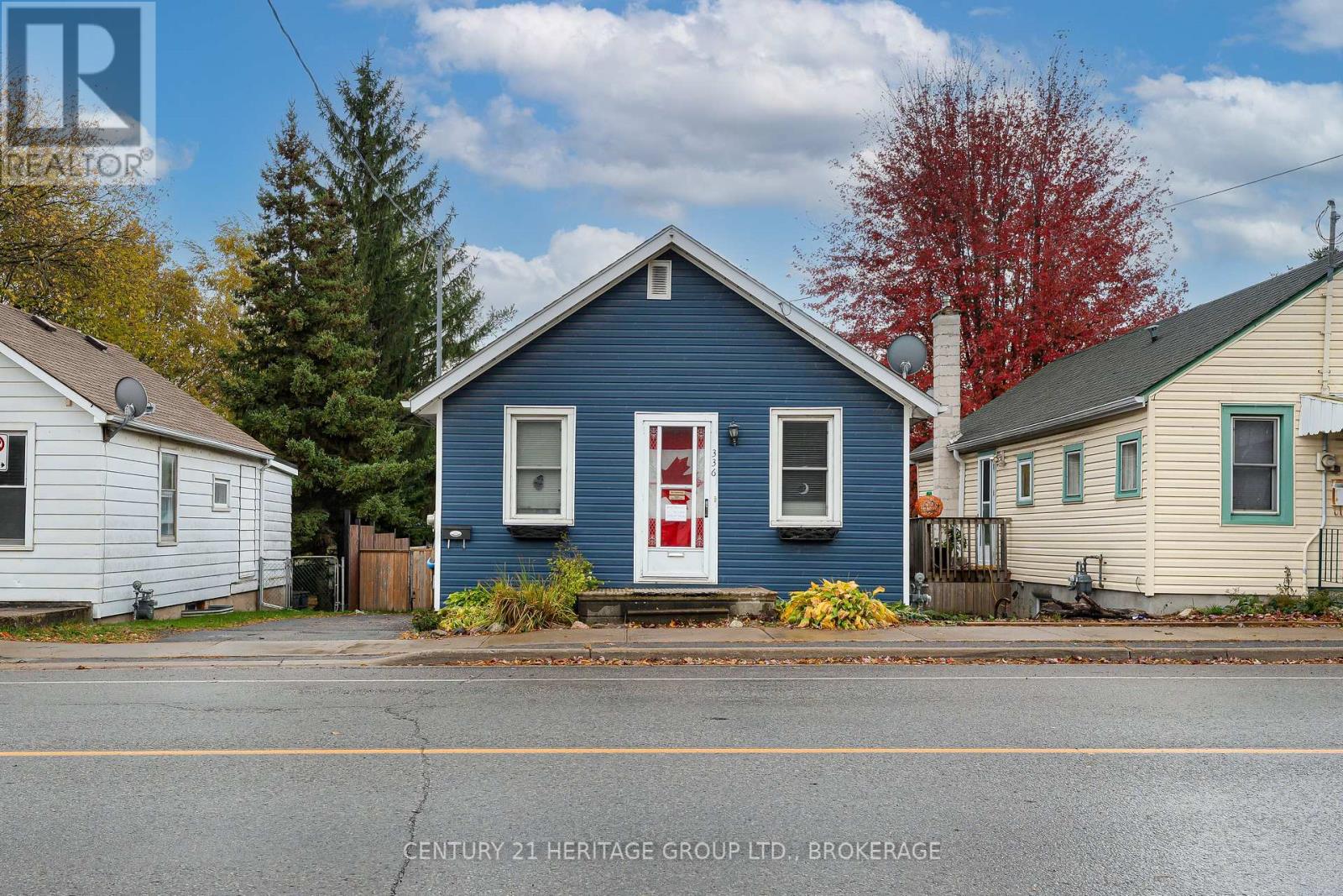 336 Elliott Avenue, Kingston (East Of Sir John A. Blvd), Ontario  K7K 2R3 - Photo 2 - X12480160