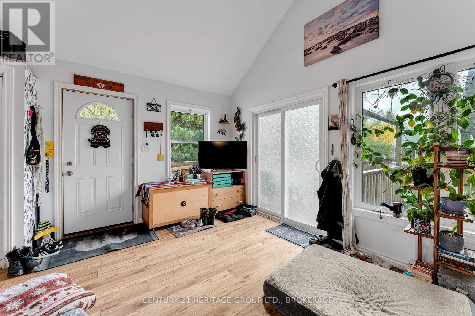 336 Elliott Avenue, Kingston (East Of Sir John A. Blvd), Ontario  K7K 2R3 - Photo 3 - X12480160