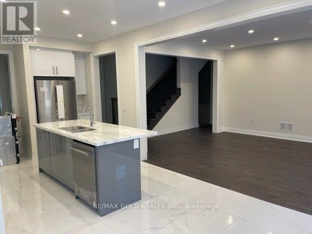 Upper Level - 20 Bill Guy Drive, Georgina, Ontario  L6P 0J1 - Photo 10 - N12479959