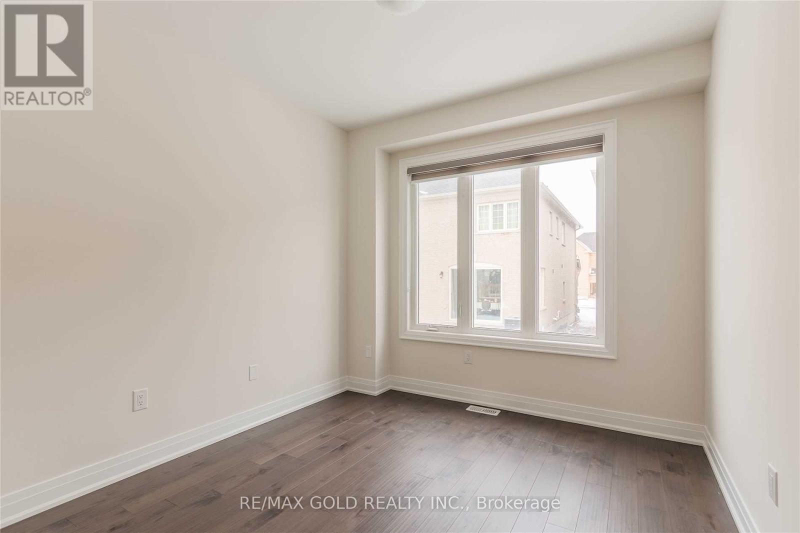 Upper Level - 20 Bill Guy Drive, Georgina, Ontario  L6P 0J1 - Photo 17 - N12479959