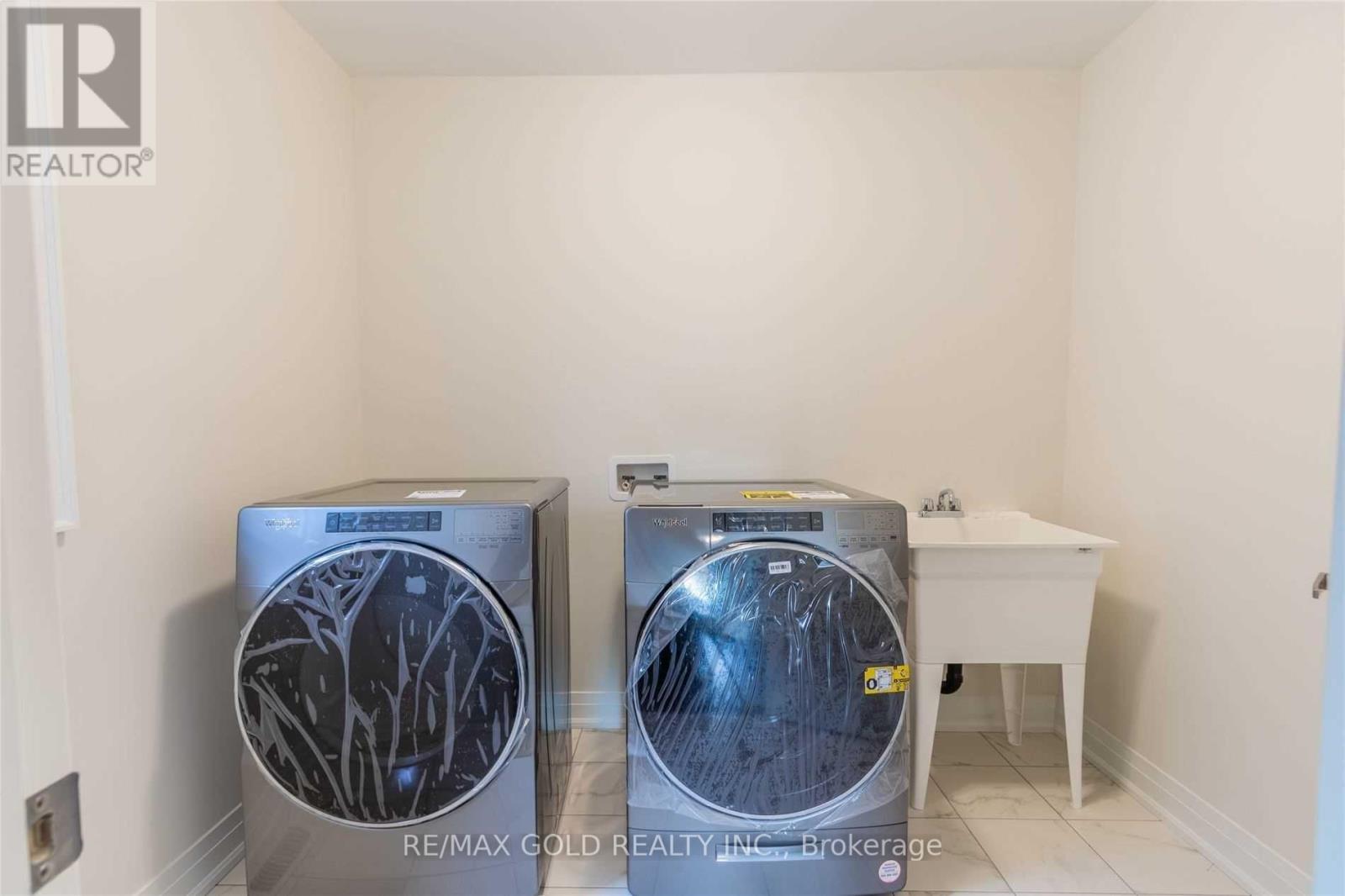 Upper Level - 20 Bill Guy Drive, Georgina, Ontario  L6P 0J1 - Photo 20 - N12479959