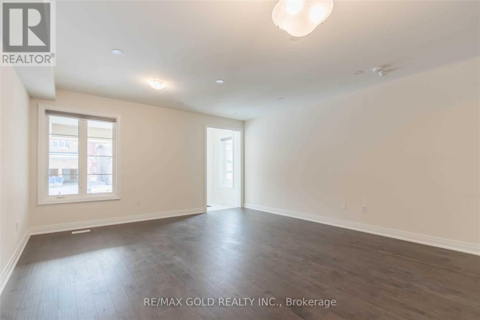 Upper Level - 20 Bill Guy Drive, Georgina, Ontario  L6P 0J1 - Photo 4 - N12479959