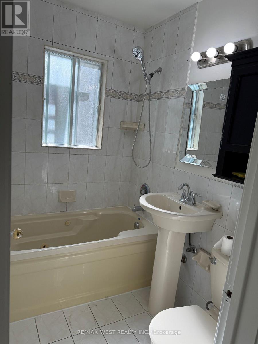 21 Woodward Avenue, Markham, Ontario  L3T 1E3 - Photo 11 - N12479982