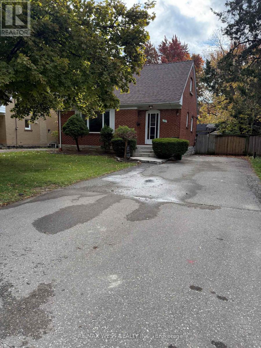 21 Woodward Avenue, Markham, Ontario  L3T 1E3 - Photo 2 - N12479982