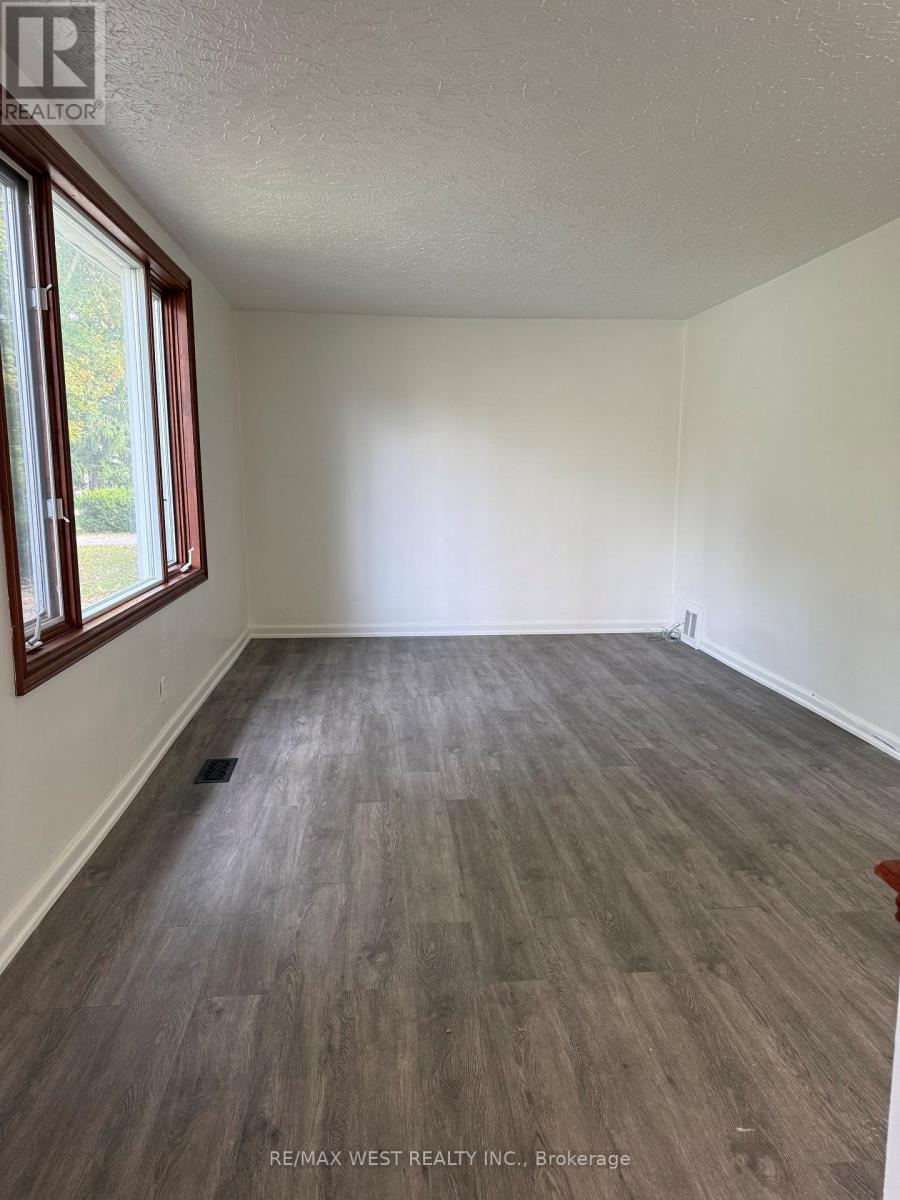 21 Woodward Avenue, Markham, Ontario  L3T 1E3 - Photo 4 - N12479982