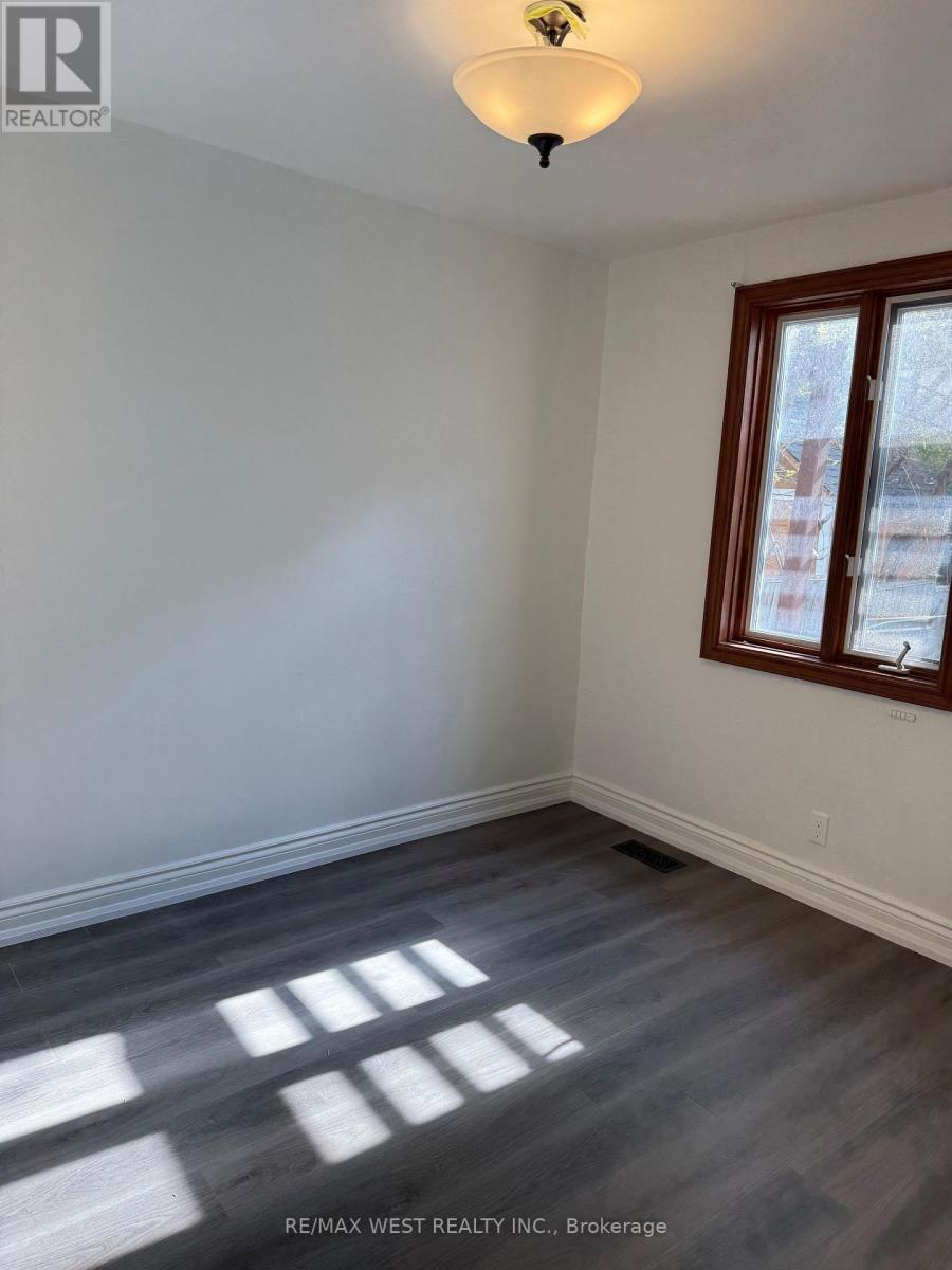 21 Woodward Avenue, Markham, Ontario  L3T 1E3 - Photo 5 - N12479982