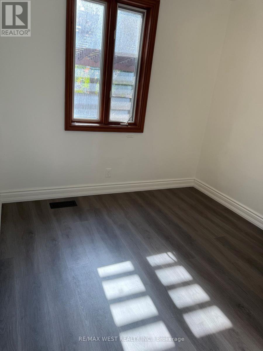 21 Woodward Avenue, Markham, Ontario  L3T 1E3 - Photo 6 - N12479982