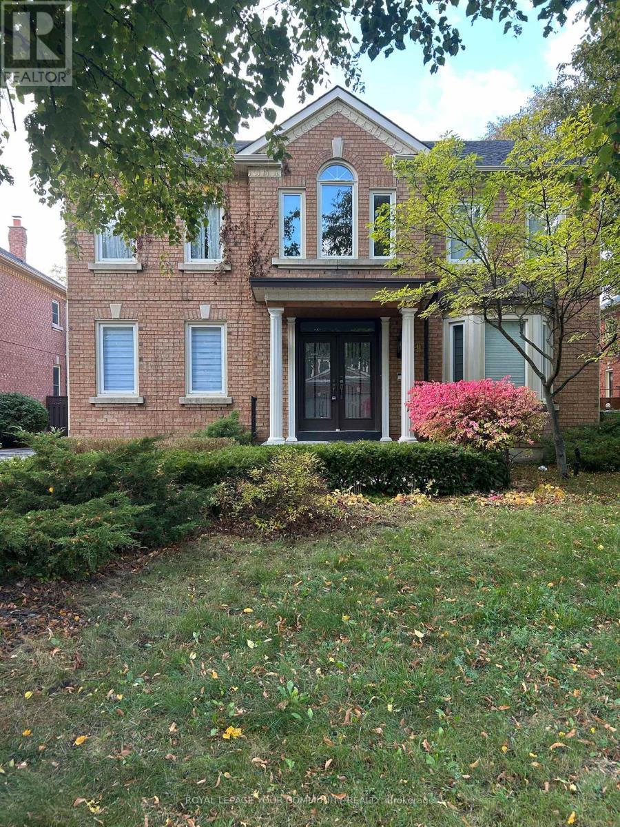 18 THEOBALDS CIRCLE, Richmond Hill, Ontario