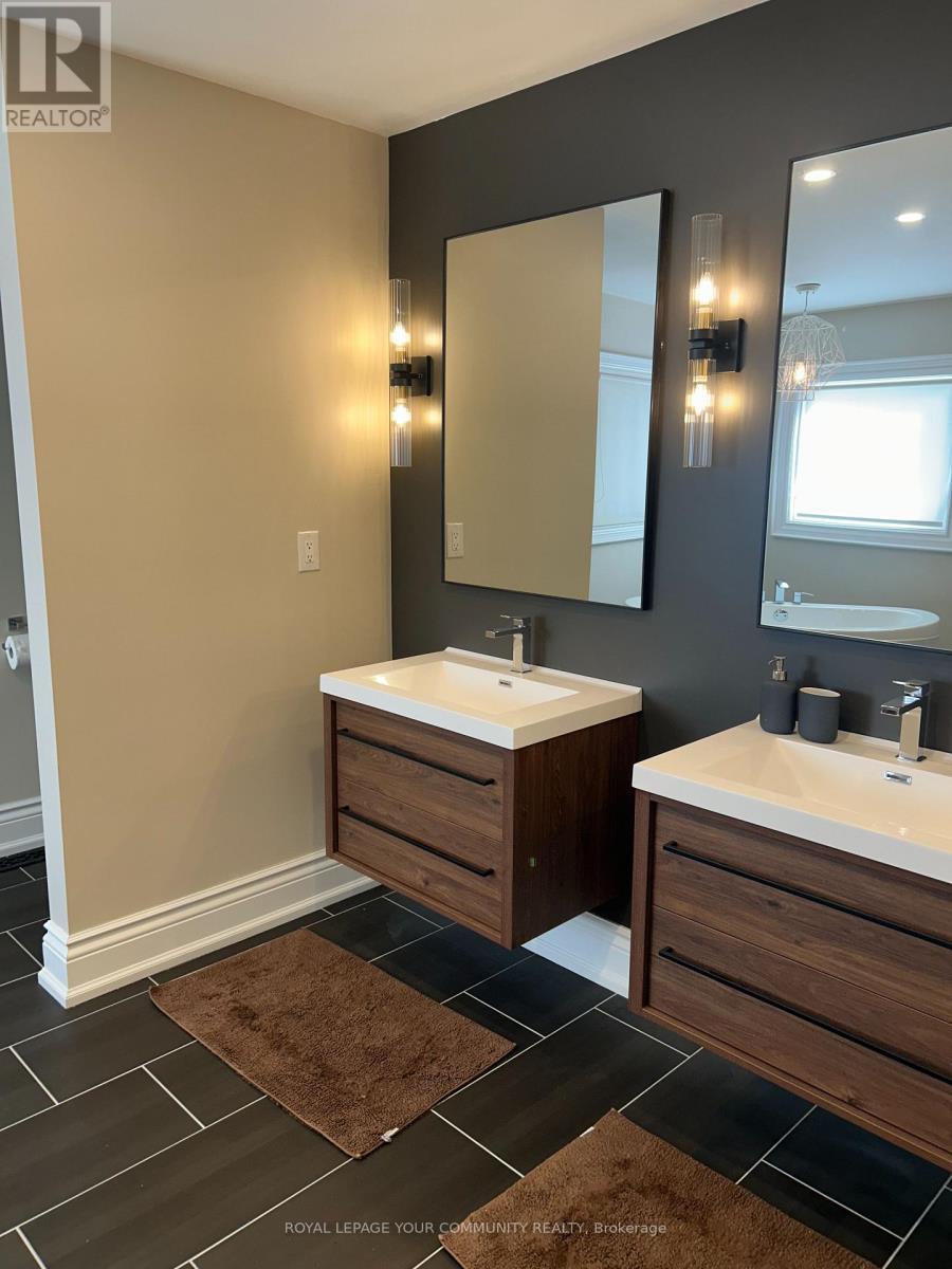 18 Theobalds Circle, Richmond Hill, Ontario  L4C 9C7 - Photo 21 - N12480016