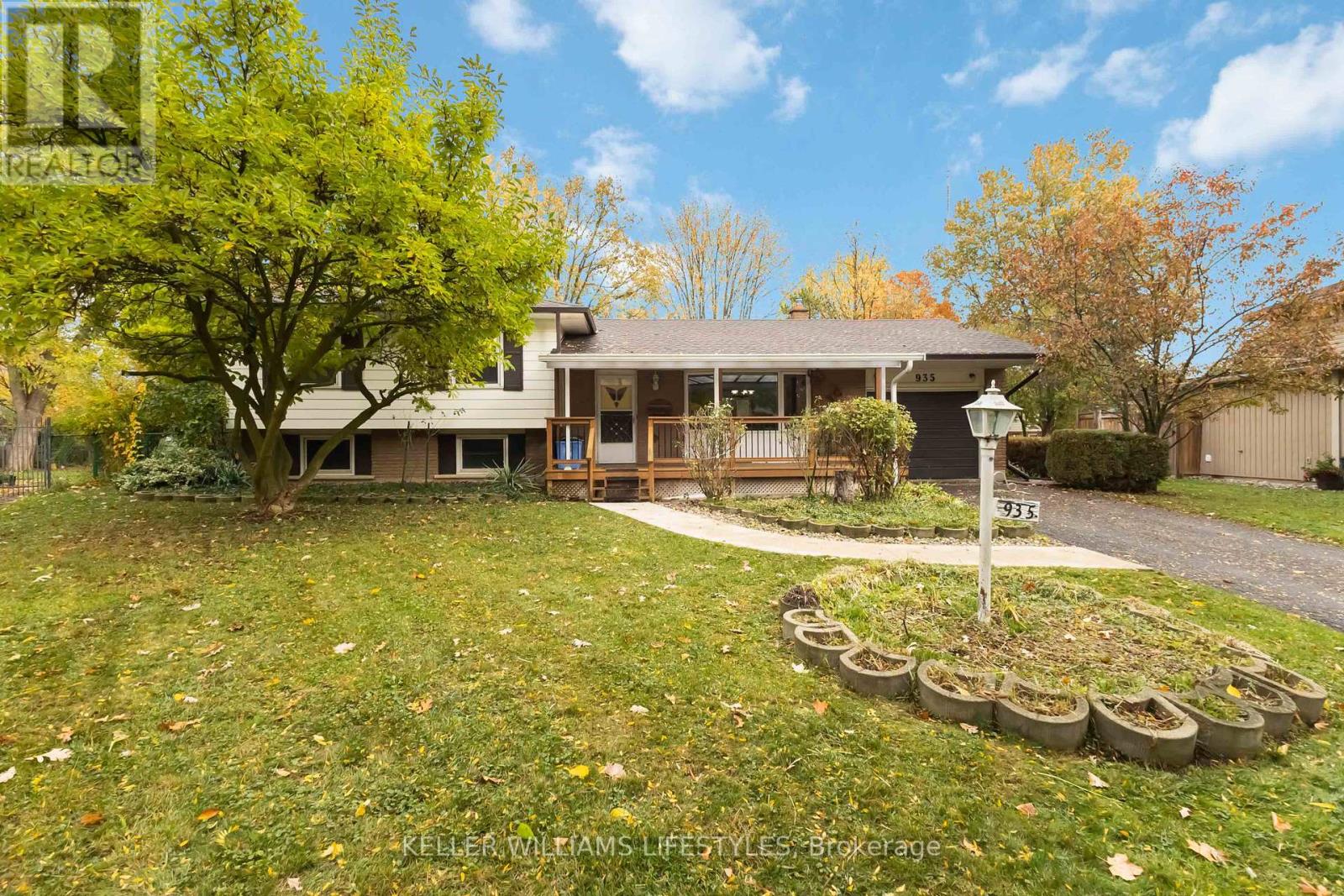 935 Norton Crescent, London South (South O), Ontario  N6J 2Y8 - Photo 3 - X12480037