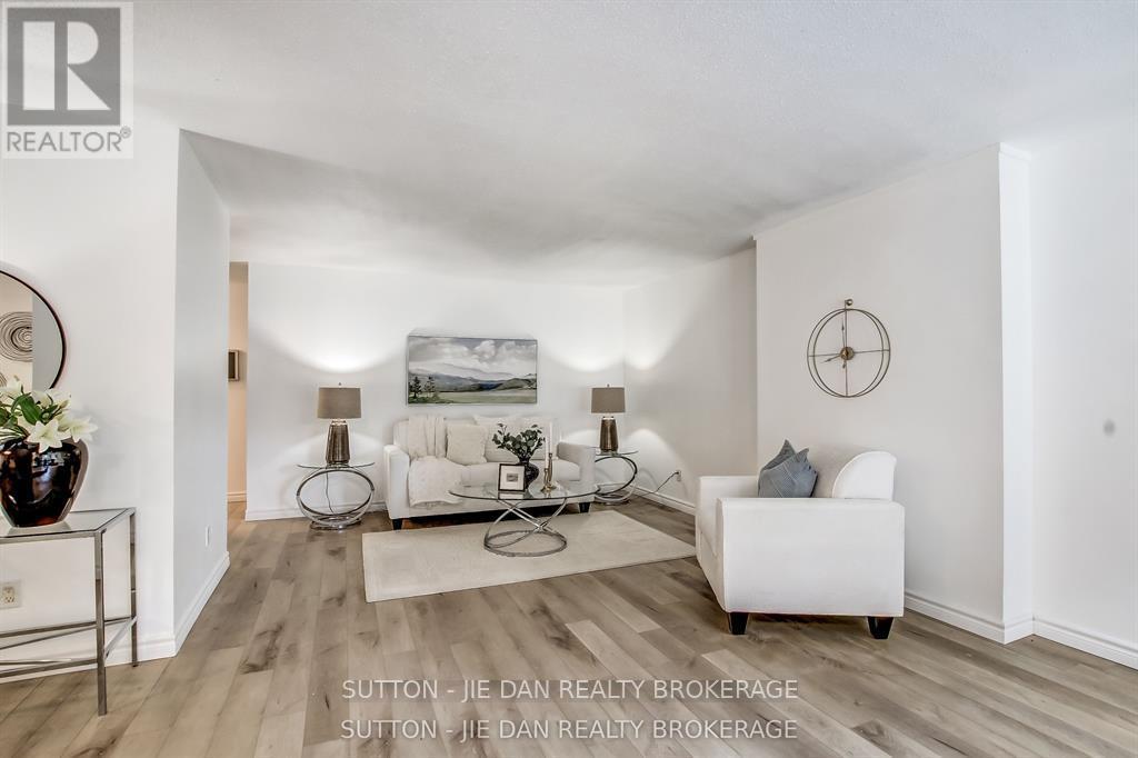 15 Hawthorne Road, London North (North F), Ontario  N6G 2W9 - Photo 6 - X12480051