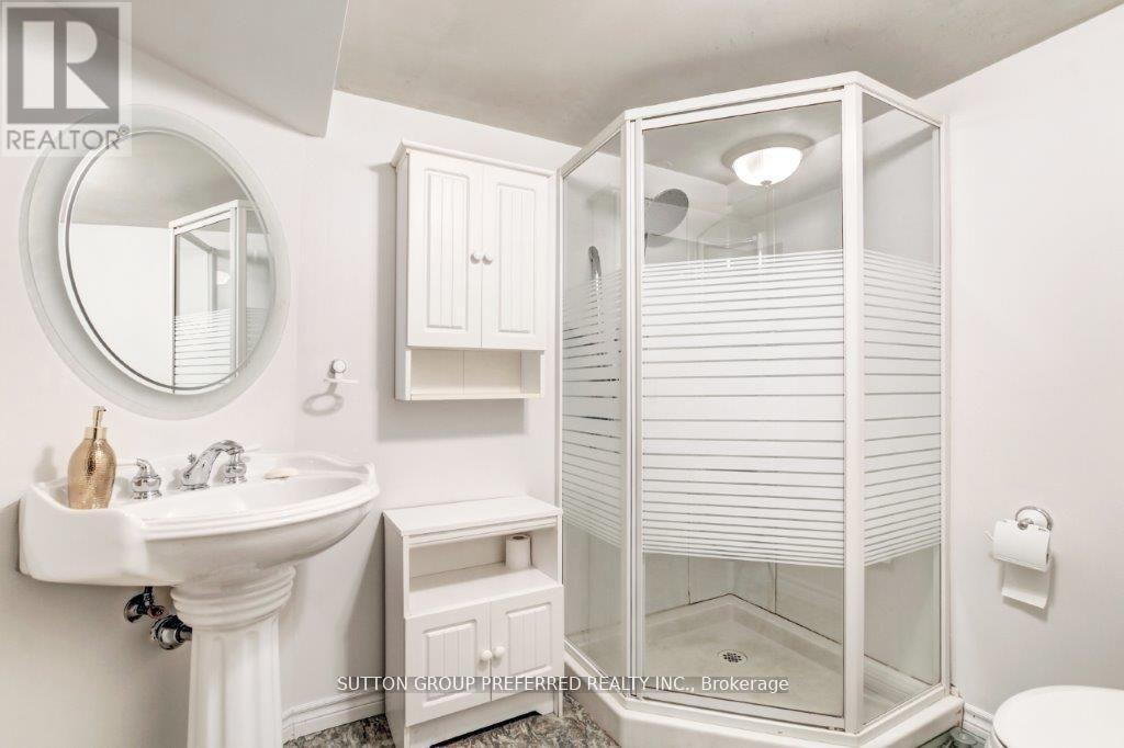 303 Admiral Drive, London East, Ontario  N5V 1J2 - Photo 18 - X12480073