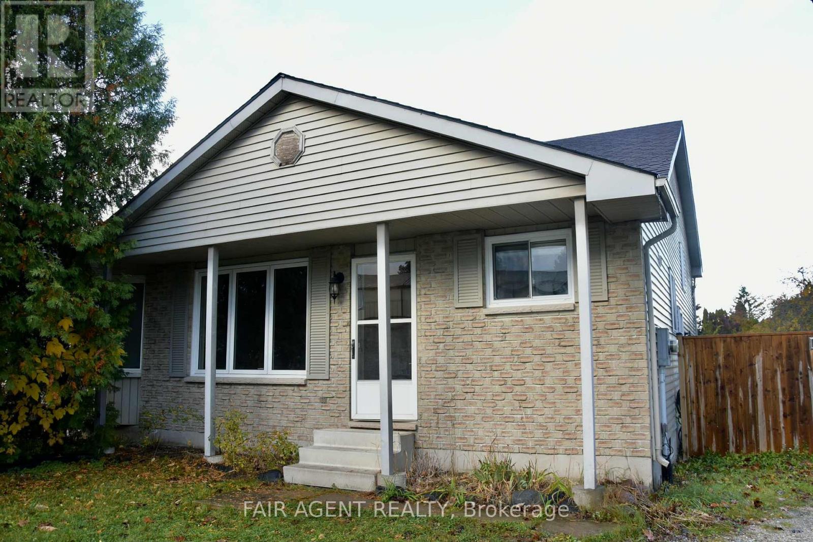 655 Hunter Street, Kincardine, Ontario  N2Z 1S2 - Photo 2 - X12480106