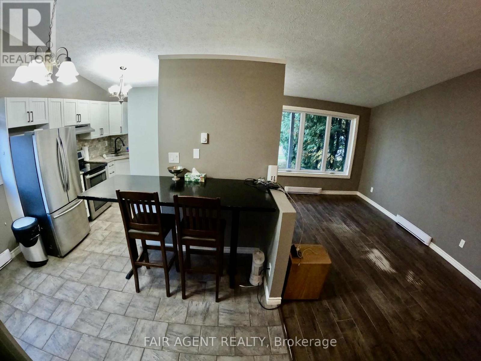 655 Hunter Street, Kincardine, Ontario  N2Z 1S2 - Photo 7 - X12480106