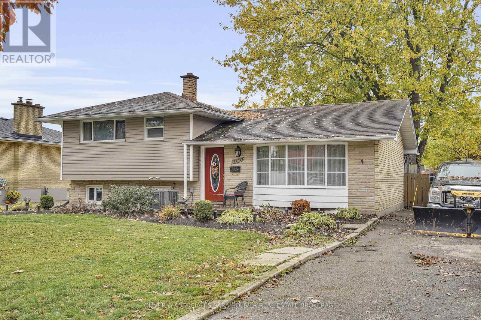 1502 Perth Avenue, London East, Ontario  N5V 2M5 - Photo 1 - X12480135