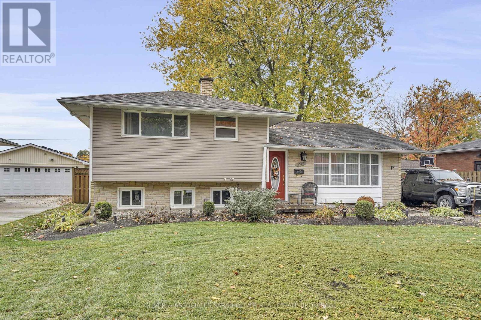 1502 Perth Avenue, London East, Ontario  N5V 2M5 - Photo 3 - X12480135