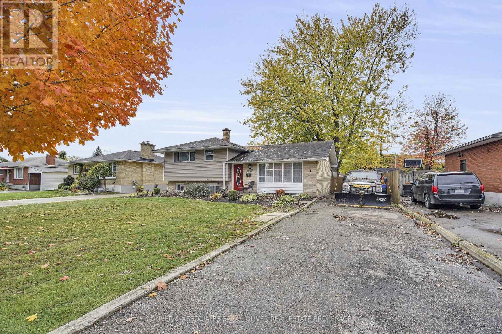 1502 Perth Avenue, London East, Ontario  N5V 2M5 - Photo 5 - X12480135