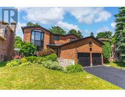 21 AUTUMN LANE, Barrie, Ontario