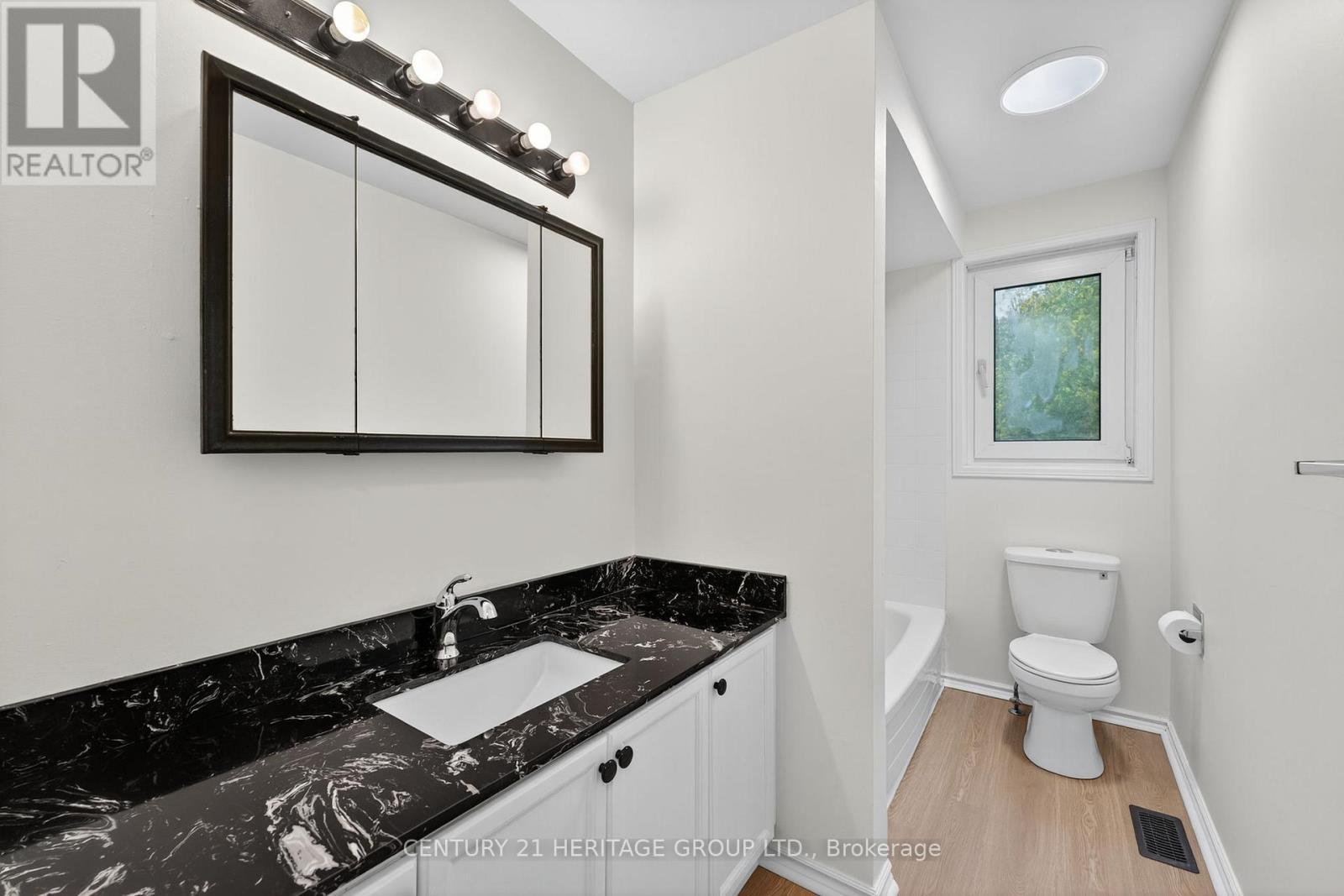 1087 County Rd 42, Clearview, Ontario  L0M 1S0 - Photo 31 - S12480009
